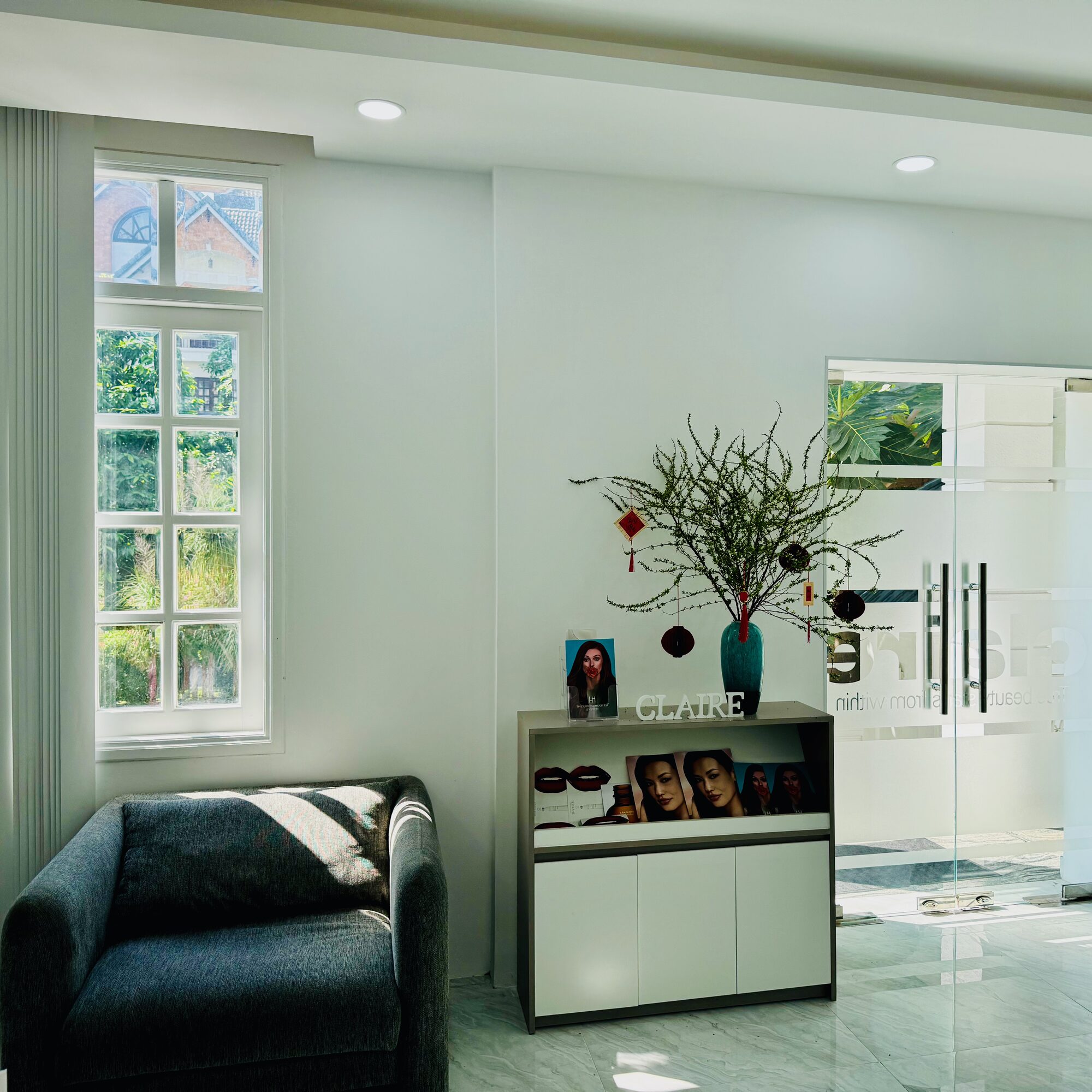 CLAIRE Tân Sơn Nhất — Interior